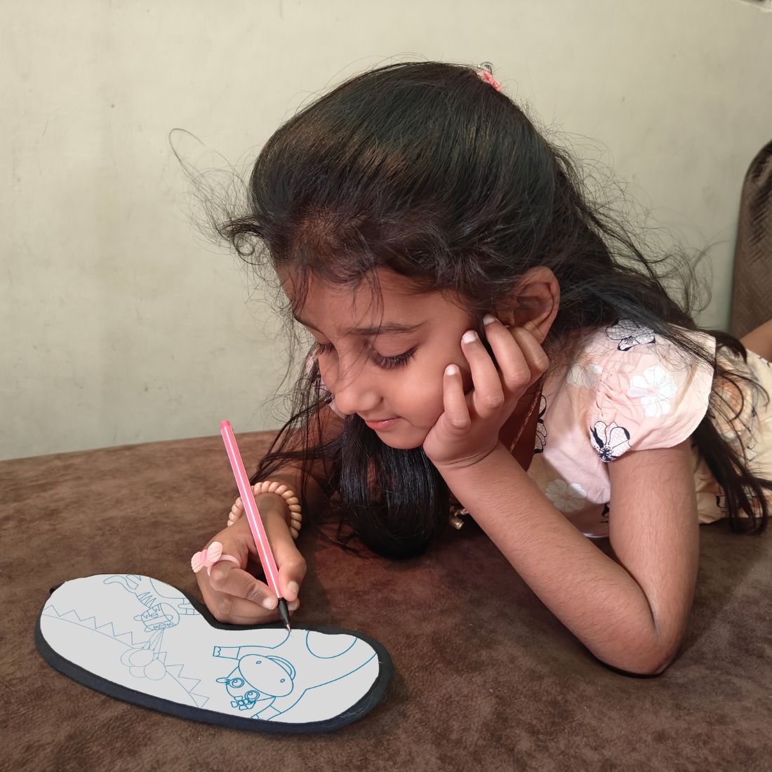 DIY Balloon Eye Mask & Colour