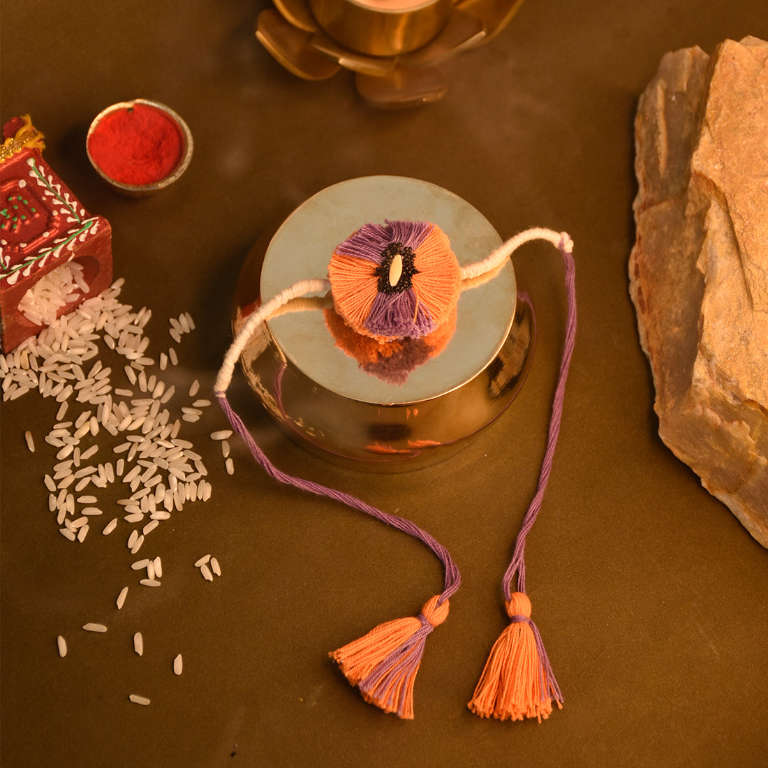 Jodhpuri Organic Seed Rakhi in Eco-friendly Box (Seed: Dhaniya Cholai)