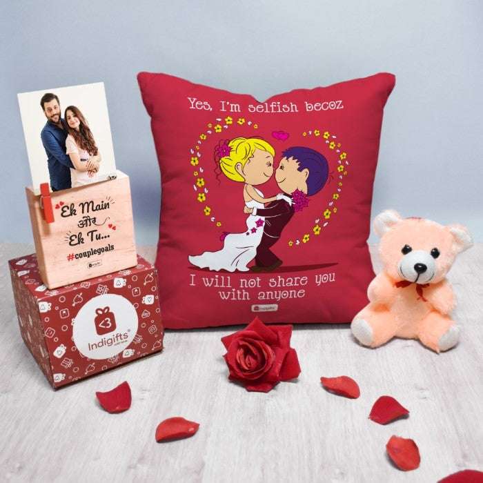 Love Gift Hampers for Newly Wed Couple