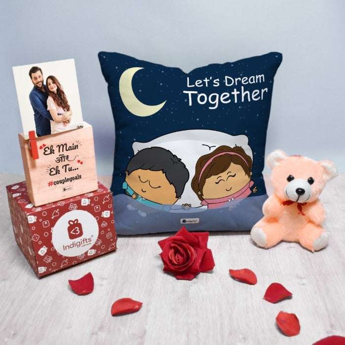 Buy Newly Weds Gift Hamper from Indigifts